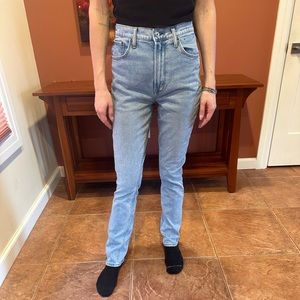 Abercrombie curve love 90s slim straight ultra high rise light wash